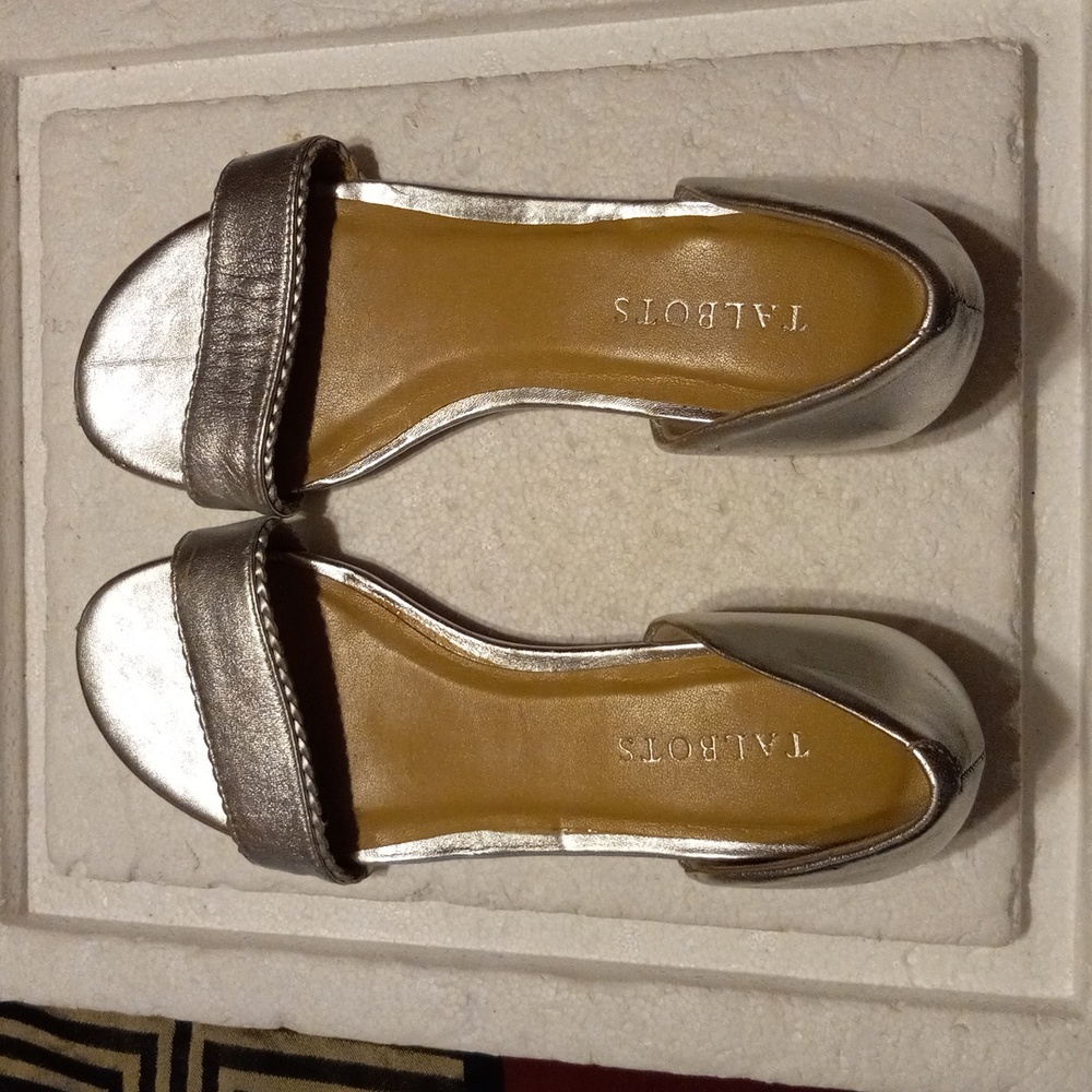 Womens talbots sandals leather upper size 7M silver small scuffs